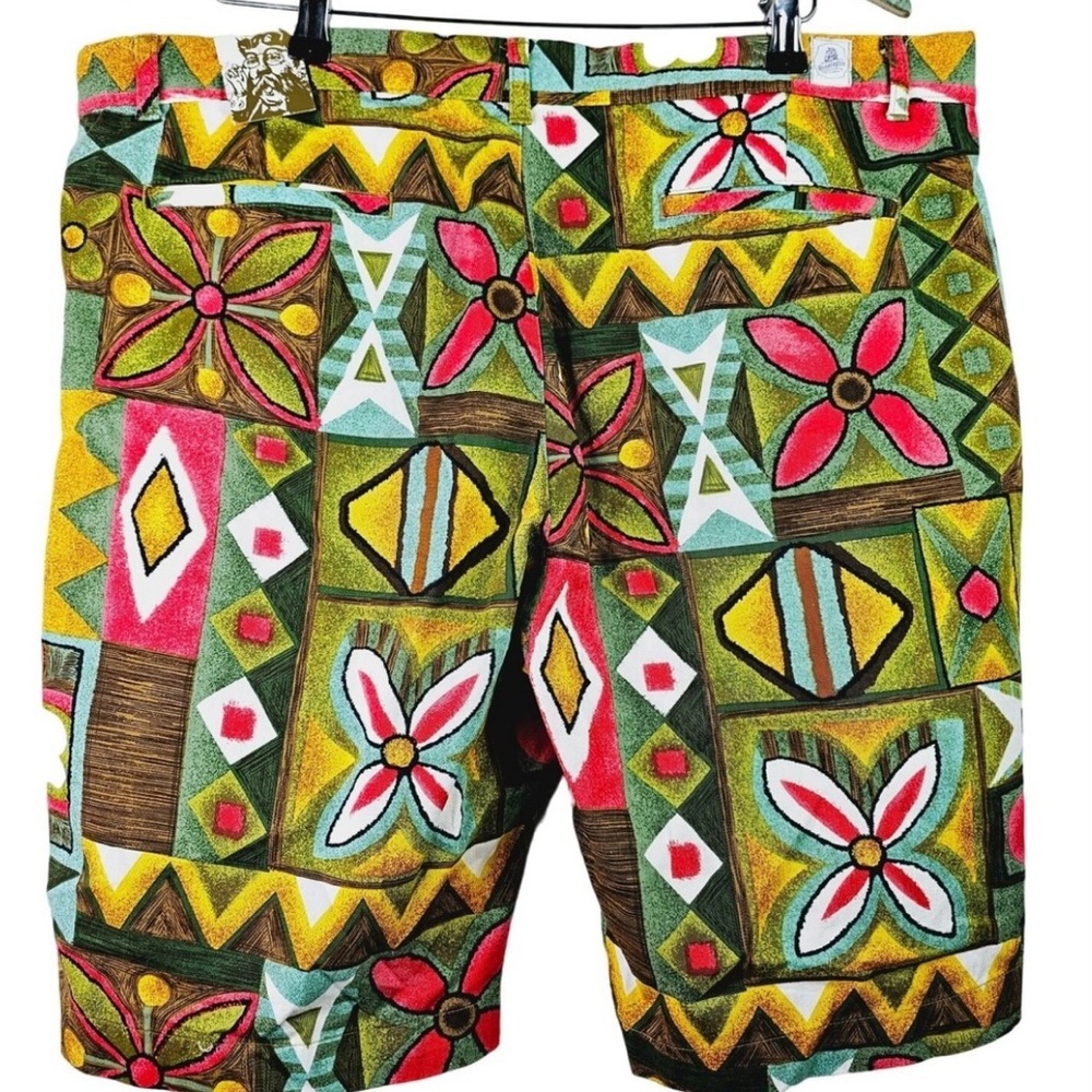 Kennington LTD California Bermuda Golf  Colorful Geometric Patterned Shorts